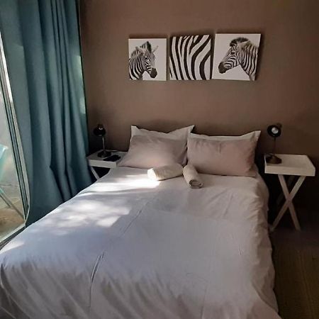 Self-Catering Studio, Unit 3 On Krupp Βίντχουκ Εξωτερικό φωτογραφία
