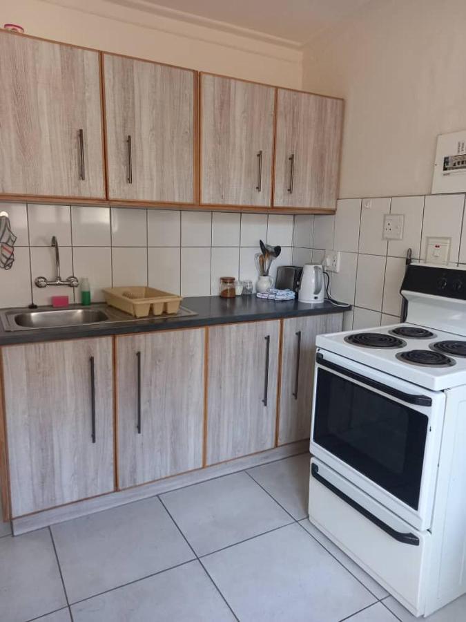 Self-Catering Studio, Unit 3 On Krupp Βίντχουκ Εξωτερικό φωτογραφία