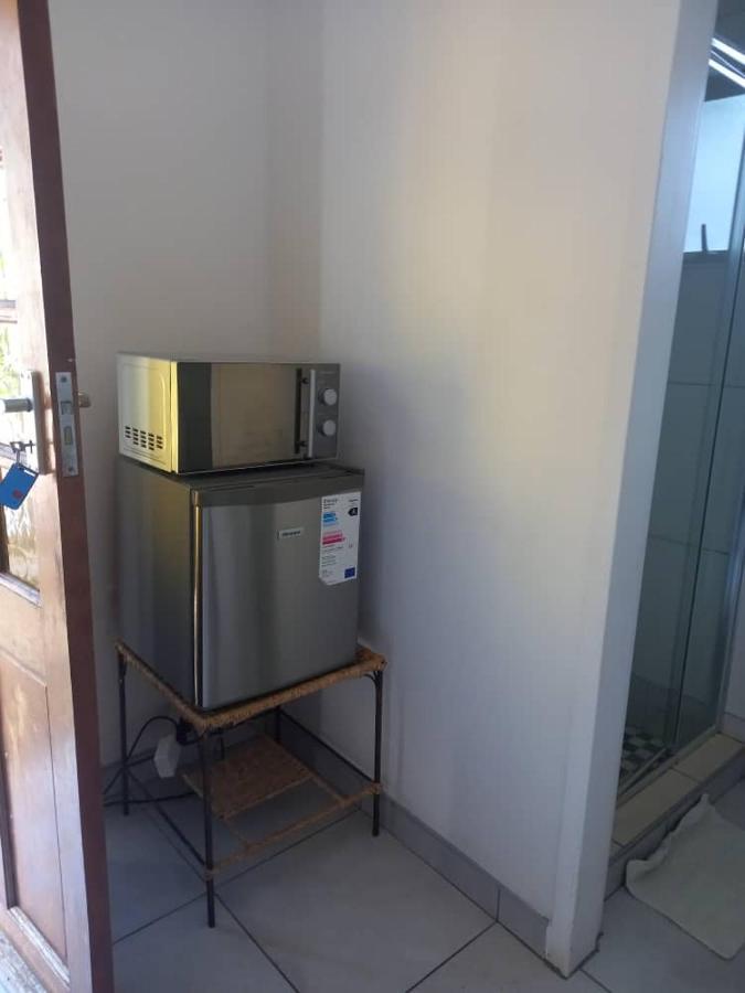 Self-Catering Studio, Unit 3 On Krupp Βίντχουκ Εξωτερικό φωτογραφία