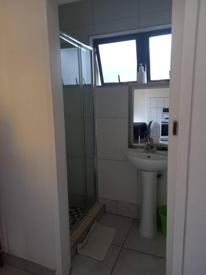 Self-Catering Studio, Unit 3 On Krupp Βίντχουκ Εξωτερικό φωτογραφία