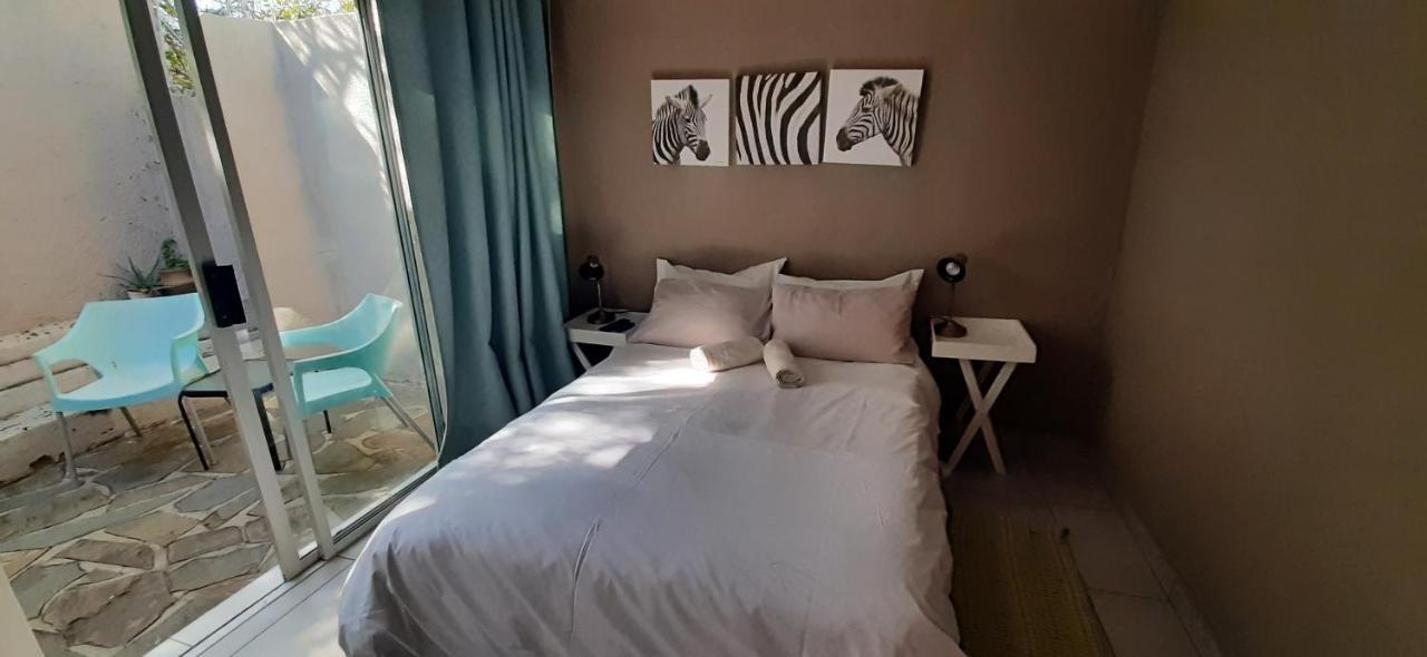 Self-Catering Studio, Unit 3 On Krupp Βίντχουκ Εξωτερικό φωτογραφία