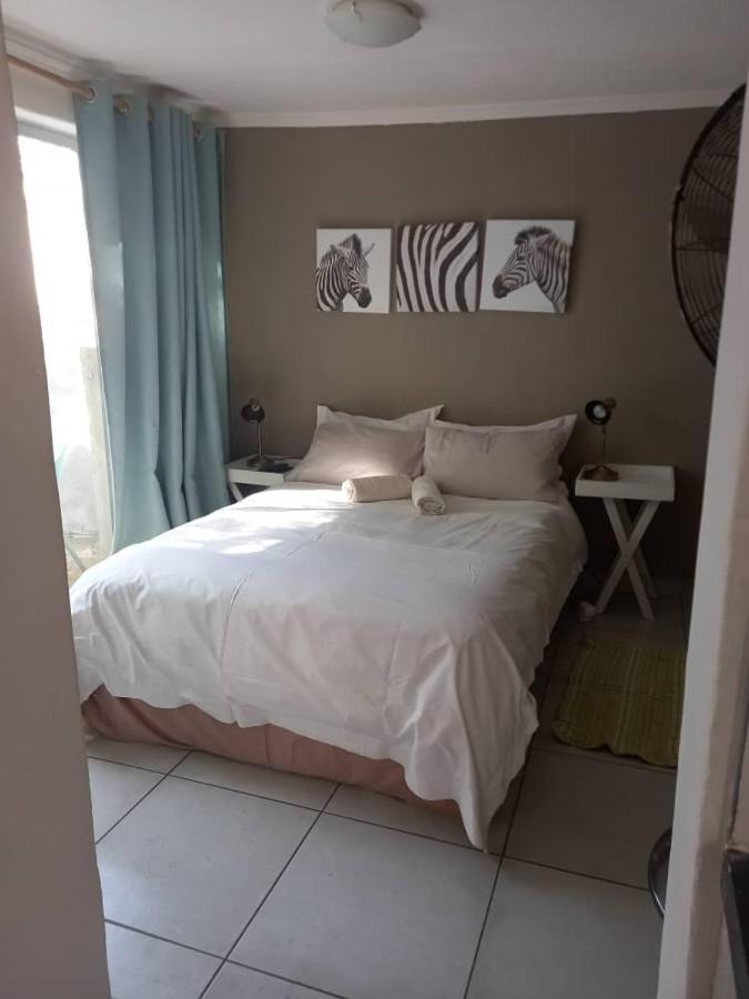 Self-Catering Studio, Unit 3 On Krupp Βίντχουκ Εξωτερικό φωτογραφία