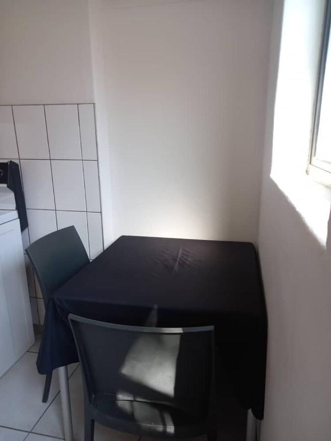 Self-Catering Studio, Unit 3 On Krupp Βίντχουκ Εξωτερικό φωτογραφία